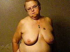 Bellezza Dane Jones dai capelli scuri video amatoriali trio nella sua lingerie essere pazzo